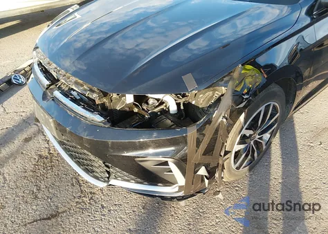 2025 Volkswagen Jetta 1.5T Se from USA, damaged, VIN 3VW7X7BU4SM074456